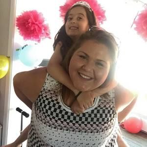 Meet your Posher, Eleni